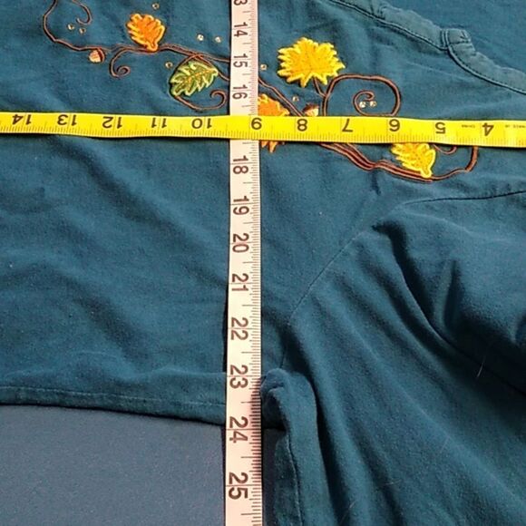 Basic Editions Women's 2XL Cotton Leaves & Acorns on vines Long Sleeve Top - Picture 4 of 6